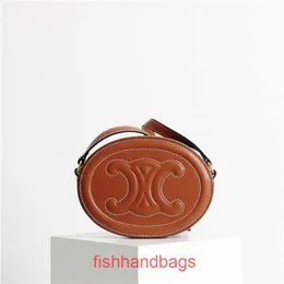 Lyx True Leather Original Cultch Bags Celins kvällspåsar äkta väska våren 2023 Ny triumfalgris näsa liten design singel ska original logotyp