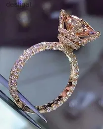 Pierścień Solitaire Wykwintowany luksusowy różowy złoto Kolor sześcienny pod halo obrączkę z kryształowymi zębami amortyza