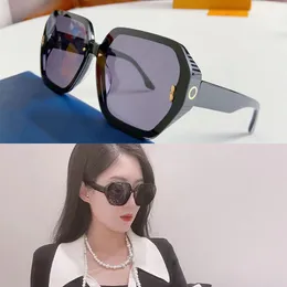 Fashionable square acetate sunglasses with metal floral studs on the mirror surface gold emblem on the temples gradient uv400Oculos de sol Z2025E elegant for ladies