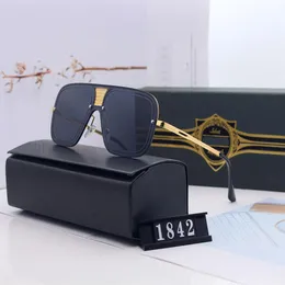 Haute qualité Designer Top New dita mode lunettes de soleil 1842 homme femme lunettes décontractées marque lentilles solaires personnalité lunettes avec boîte 249s