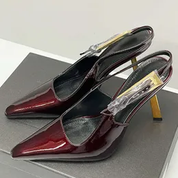 Designer läderpumpar kvinnor höga häl sandaler guld ton spänne stilett klackar slip-on modeparty skor med ruta 502