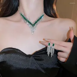 Orecchini di collana set minar Luxury lucido Sinestone pieno rina geometrico a forma a forma di forma a pendente collane per girocollo per donna rame placcato in argento