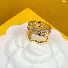 Fashiom Rings Designer Diamond Letters Fリングエンゲージレディングワイドリングデザイナージュエリーゴールドリング装飾