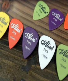 100pcs Thin 058mm120mm Acoustic Electric Guitar Picks Musical instruments accessories parts Plectrums1601949