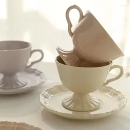 Tazze di tazze di caffè in ceramica in ceramica tazza di tè pomeridiano set crema gallievo a rilievo tappeti tavole da bordo dessert per le vacanze