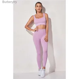 Aktywne zestawy Kobiety Gym Zestawy 2PCS Purple bezproblemowe stroje treningowe Suit Suit Yoga Sportswear Leggins i Sports Bra Fitness Ubranie Hotl231221