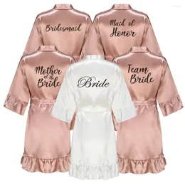 Kvinnors sömnkläder Rose Gold Satin Bridesmaid Team Bride Robes With Ruffle Sister Mother Bathrobe Maid of Honor Kimono Wedding Present
