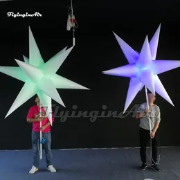Olay için LED ışığı ile büyük aydınlatılmış şişme yıldız balon tutan komik geçit töreni kukla