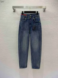 Designer Women Jeans Brand Clothing Ladies Fashion High Waist e Slim Sletching Pants decorati con Triangle Mark 21 Dec 21 Nuovi arrivi