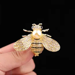 Aimei Bee Broşlar Unisex Böcek Broş Kristal Rhinestone Pin Kadın ve Erkek Mücevherleri Sevimli Küçük Rozetler Moda Jewelr241s