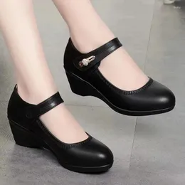 Dress Shoes Zapatos D E Mujer Lady Lovely Patent Black Leather Pumps With Comfortable Buckle Sandals Red Heels