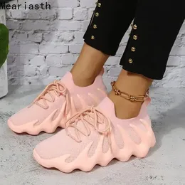 2023 New Mesh Sports Schuhe Frauen koreanische Mode lässig Soft Soft Sohle Flat Schuhe gemischte Farbschuhe Frauen vulkanisierte Schuhe 231221