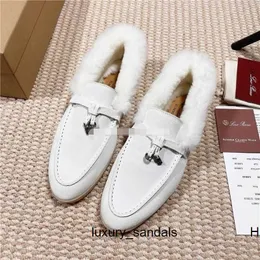 أحذية المصممين Lefu Shoes Lp Plush Leather Autumn and Winter Wool Pedals Plush Insulation Lazy Bean Shoes مشحونة في غضون يومين HH