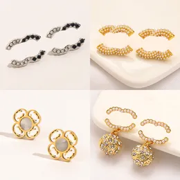 Stud Diamond Küpe Klasik Marka Mektubu Tasarımcı Stud Küpeler Kadın Mücevher Mücevher İnci Küpeler Sevgi Hediyeleri Çift 18K Altın Kaplama 925 Gümüş Moda Aksesuarları