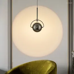 مصابيح قلادة الابتكار أضواء LED قابلة للدوران لؤلؤة أسود معدن شنق مصباح حديث لمطبخ غرفة نوم البار بجانب غرفة الطعام