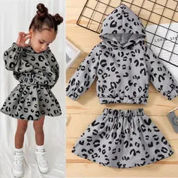 Baby Girls Clothes Spring and Autumn Fashion Suits Leopard Print Hooded tröja Korta kjolar Två stycke Set 1 6y 231221