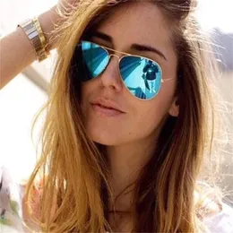 Neue Boxdesigner -Sonnenbrille für Frauen Mode -Gläser Flieger Blau Spiegelgespiegelte Strandurlaub Aviator Spiegelte Sonnenbrille