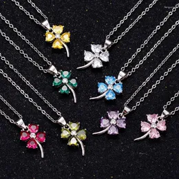 Pingentes pingentes clássicos de trevo pingente para os acessórios de festa da senhora Trendy s925 o Colar Chain Women Women Women Colares Sweet Flower Cara Gifker Gift