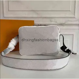 Messenger Bags Handbags Men Leather Outdoor Luxury Shoulder Bag Designer Handbag Tote Man camera bags Bright colors sport 25cm Fashion Shopping Satchels briefcase