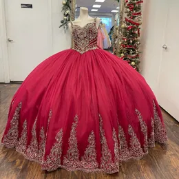 Red Quinceanera Dresses Ball Gown Princess Dress Applicies spets pärlor från axeln vestidos de 15 födelsedagsfest bollklänning