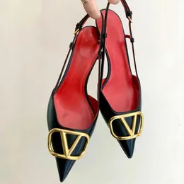 Дизайнерские женские сандалии из натуральной кожи на высоком каблуке с острым носком телесного цвета, черные летние классические женские тапочки с металлической V-образной пряжкой и мешком для пыли 35-44