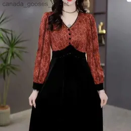 Duas peças Vestido de outono feminino e inverno Conjunto em V Falsa Duas peças 2023 Novo vestido de moda de trenó longa de trenó longa Vestido de fundo versátil L231221