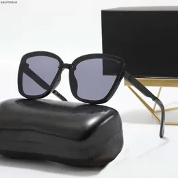 Yan harfler kutuplaşmış tasarımcı güneş gözlüğü kadın erkekler lüks güneş gözlükleri seyahat güneş geçirmez adumbral plaj güneş gözlüğü