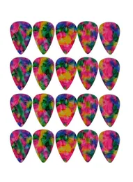 Lotes de 100 peças médias 071 mm palhetas para guitarra celuloide tie dye mosaico vermelho2722350