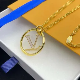 Colar de letra romana incorporada de argola circular, colar pendente, ouro/prata 2 cores, colar de designer de personalidade da moda, clássico não estará desatualizado, presente