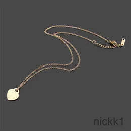 Popular 2023 18kgold novo colar de pingente charme de moda masculina e feminina Fourleaf Heart High Quality Stainless Designer Jóias 2L5Y