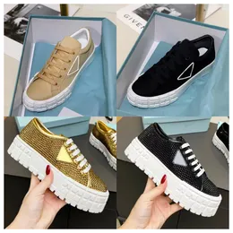 Spring and Autumn New Canvas Shoes Triangle Decoration Fashion Cookie Shoes Women's Casual Board Shoes Rubber Splicing New Color Design