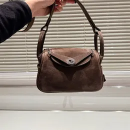 Modedesigner väska första lager kohud modern klassisk stil olika stil mycket olika storlek 20x13 cm handhållen crossbody väska