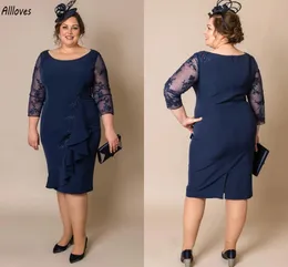 Dark Navy Chiffon Short Mother of the Bride Dresses With 3/4 Long Hides Scoop Neck Lace Appliqued Women Formella klänningar Knälängd Mantel Plus Size Mother's Dress CL3103