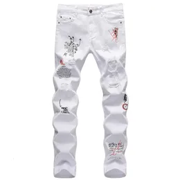 Letra bordada da moda Jeans Jeans Homem calça de jeans de zíper de jeans de masculino e calças de hip-hop rasgadas e rasgadas jeans preto e branco 2312222