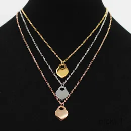 Classic New Style Stainless Steel Fashion t Necklace Jewelry Heart-shaped Pendant Love Necklaces for Women's Party Wedding Gifts Wholesale 7TFN