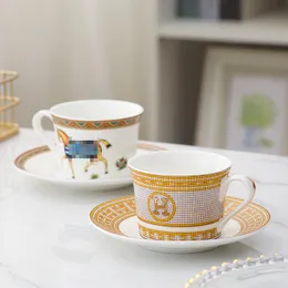 القدح الإبداعي القهوة القهوة القدح الذهب هدية السيراميك كبيرة علامة حامل علبة الشاي