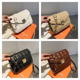 Bolsa de bolsa pequena texturizada moda coreana de estilo ocidental bolsa mensageira com corrente rômbica ombro pequeno quadrado novo primavera 2023 ccj3106