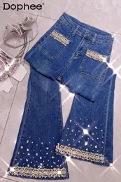 Retro Exquisite Rhinestone Blue Jeans för kvinnor Fall Winter High midja Slimmning Stretch Denim Bellbottom Pants Street 231221