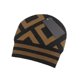 2024ニューラグジュアリービーニーユニセックス秋の冬のビーニーは、男性と女性のための帽子を編む帽子帽子クラシックスポーツスカルキャップレディースカジュアルアウトドアウォームキャップH-9