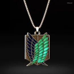 Colares pendentes Ataque no colar luminoso de titan shingeki no kyojin anime noturno de fluorescência feminina para mulheres acessórios de jóias de cosplay