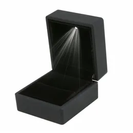 LED Leuchtete Geschenkbox Ohrring Ring Hochzeit Schwarz Schmuck Display Verpackung Leuchten253c