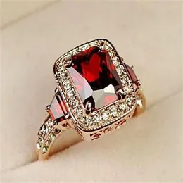 18K Gül Altın Kaplama Mükemmel Kesim Kırmızı Ruby Dikdörtgen Avusturyalı Kristal Lüks Lady Finger Yüzüğü Bütün 18krgp328k