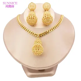 Classic Dubai Gold Plated Smyckesuppsättningar för kvinnor ihåliga brudhalsband och örhängen set bröllopstrend kvinnliga smycken 231221