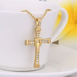 Högkvalitativ herrar Cross 18K Gold Jewelry Pendant Halsband WGN703 En gul guld vit ädelstenhalsband med kedjor2757