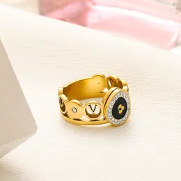 Nowy złoty designerka Pierścień urodzinowe miłosne pudełko biżuteria Opakowanie luksusowy styl ślubny 18K Gold Splated Stal Stael Charm