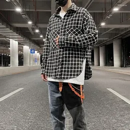 Camicie casual maschile in bianco e nero a scacchiera orlo curvo a fessura sciolta sciolta da uomo tasca oversize tasche blocco