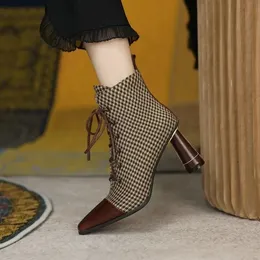 Peças moda feminina botas quadriculadas pontiagudas zíper de calcanhar alto salto ladras