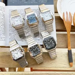 디자이너 Carti 's Watches Fashion Luxury Watch Classic Watches Watch 커플 패션 남자와 여자의 기계식 시계 스틸 밴드 Hollow Quartz Watch AccessoriesDQ2W