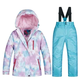 Лыжный костюм для девочек и мальчика Зимние детские лыжные лыжи и сноуборд одежда теплые водонепроницаемые детские лыжные куртки и брюки 231221