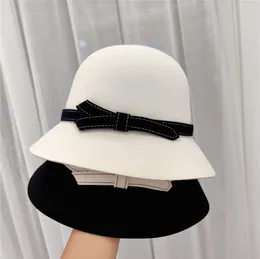 Designerhatt, ullbassäng, höst och vinter fashionabla fiskare hatt, temperament kvinnors franska retro socialit liten brimmad filt hatt